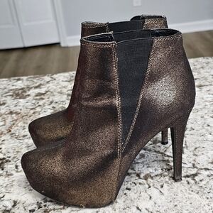 Rock & Republic Metallic Bronze Platform Heeled Ankle Bootie Size 8.5